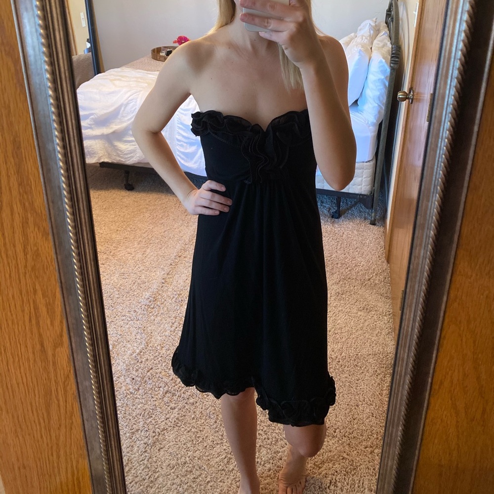 LBD 🖤 Black Sleeveless Dress w/ Ruffle Detail